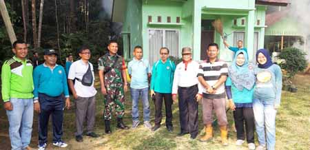 Bersempena HUT ke-74 RI, Babinsa Koto Sentajo Goro Bersama Dinas UPT KPH Kuansing